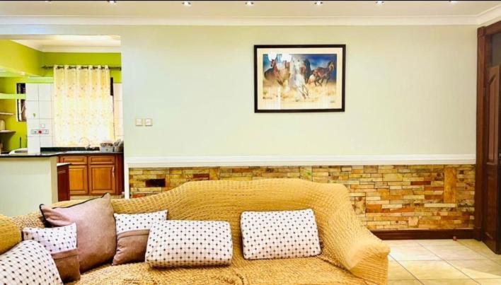 Palatine Apartments Makindye Kizungu, Кампала Экстерьер фото