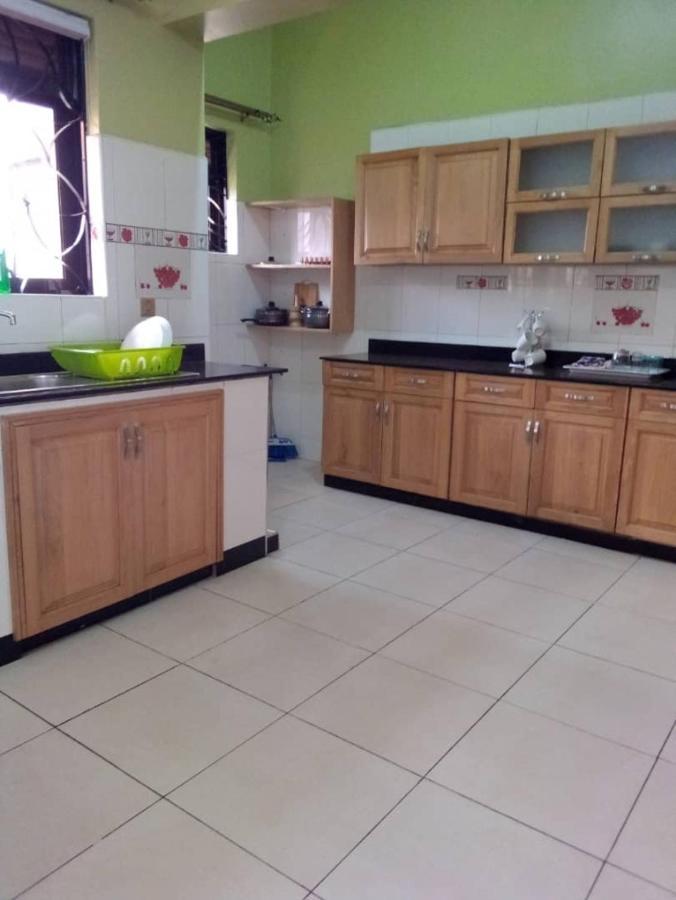 Palatine Apartments Makindye Kizungu, Кампала Экстерьер фото