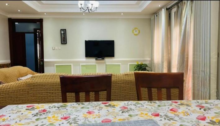 Palatine Apartments Makindye Kizungu, Кампала Экстерьер фото